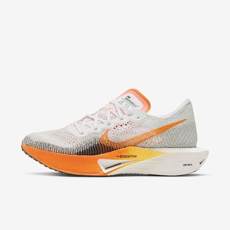 Catch ‘em if you can. Giving you race-day speed to conquer any distance, the Vaporfly 3 is made for the chasers, the racers and the elevated pacers who can’t turn down the thrill of the pursuit. We reworked the leader of the super shoe pack and tuned the engine underneath to help you chase personal bests from a 10K to a marathon. From elite runners to those new to racing, this versatile road-racing workhorse is for those who see speed as a gateway to more miles and more seemingly uncatchable hig Nike Vaporfly, Racing Shoes, Nike Flyknit, Road Racing, The Leader, Race Day, Running Shoes For Men, Running Shoes, Turn Ons