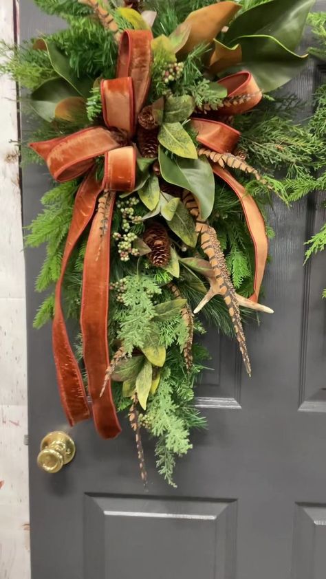 Christmas Swags Ideas, Winter Farm, Door Swags, Swag Christmas, Copper Christmas, Swag Ideas, Everyday Wreaths, Christmas Swag, Door Swag