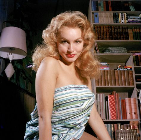 Julie Newmar starred in the Broadway play "The Marriage-Go-Round" in 1958; her character Katrin Sveg, was a provocative visitor from Sweden who at times wore only a towel. Julie Newmar, Broadway Plays, Love Vintage, Halle Berry, Tony Awards, Vintage Glamour, Famous Faces, Catwoman, Halle