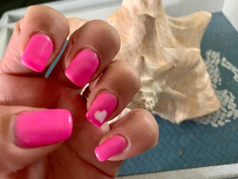 Hot Pink Nails With Heart, Pink Nails And White, Pink Nails With Heart, White Heart Nails, Country Acrylic Nails, Nails With White, Ring Finger Nails, Make Up Tricks, Hot Pink Nails