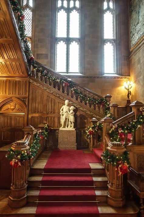 Main Staircase, Clear Book, Castle Christmas, Christmas Mystery, French Houses, Highclere Castle, English Manor Houses, Detective Series, Castles Interior