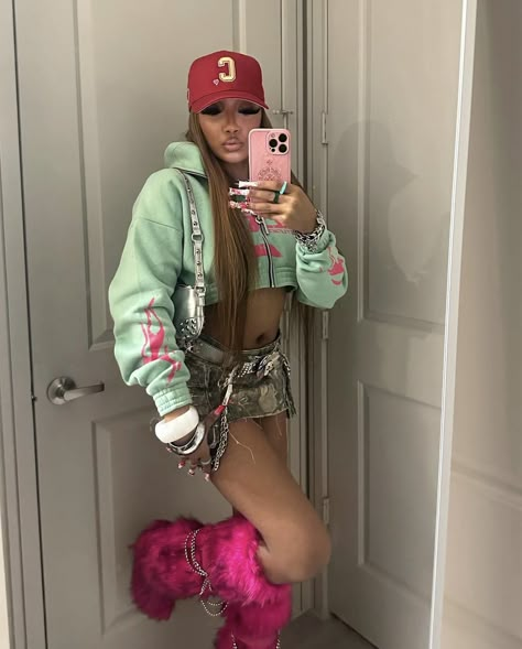 Fur Boots Outfit, Outfit Black Women, Fly Outfit, Fasion Outfits, Fly Girl, Cute Swag Outfits, Streetwear Fashion Women, Fur Boots, Cute Everyday Outfits