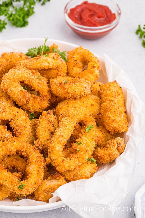 Airfry Calamari, Air Fried Calamari Recipes, Air Fried Calamari, Air Fryer Calamari Recipe, Calamari Air Fryer, Air Fryer Calamari, Lemon Garlic Aioli, Fried Olives, Calamari Recipes