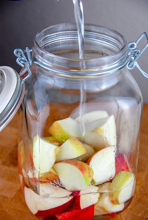 Apple Pie Moonshine Drinks, National Vodka Day, Christmas Drinks Alcohol Recipes, Infused Liquors, Apple Vodka, Vodka Lime, Homemade Liquor, Liqueurs Recipes, Vodka Recipes