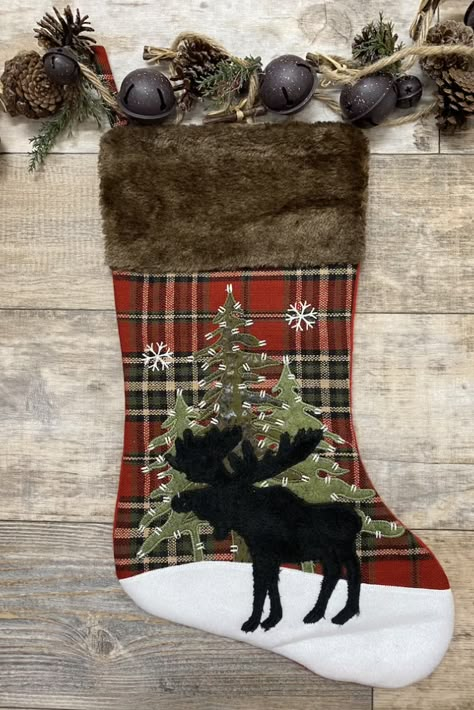 30 Unique Christmas Stockings - Best DIY Ideas for Holiday Stockings Polar Bear Party, Christmas Stockings Ideas, Rustic Christmas Stocking, Cute Christmas Stockings, Burlap Christmas Stockings, Unique Christmas Stockings, Green Stockings, Decorated Stockings, Christmas Tree Napkins