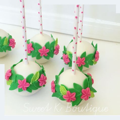 Moana inspired cakepops. Pop cakes para festa de Moana. Moana Cake Pops Ideas, Moana Cakepops, Moana Cake Pops, Hawaiian Cake Pops, Beach Cake Pops, Moana Birthday Cake, Moana Birthday Party Theme, Moana Theme Birthday, Baby Girl Cake