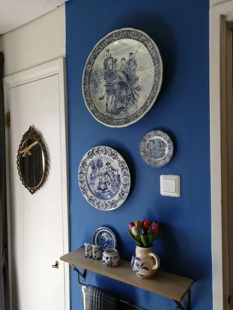 Blue Plates Wall, Ceramic Plates Wall, Chinoiserie Plates, Indigo Walls, Blue White Kitchens, Blue Bedroom Walls, Blue White Decor, Plate Wall Decor, Plate Wall