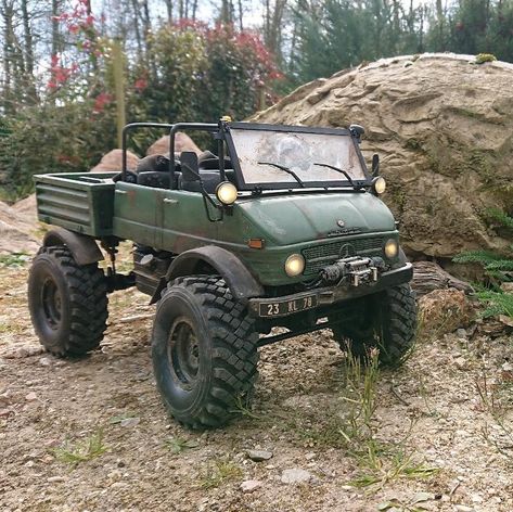 @scalebuildersguild on Instagram: “Absolutely love this #Unimog build by #scalebuildersguild member, @klakone Want to see more? Link in Profile!” Profile Instagram, Mercedes Unimog, Mercedes Benz Unimog, Rc Autos, Big Wheel, Linked In Profile, Military Vehicles, See More, Mercedes Benz