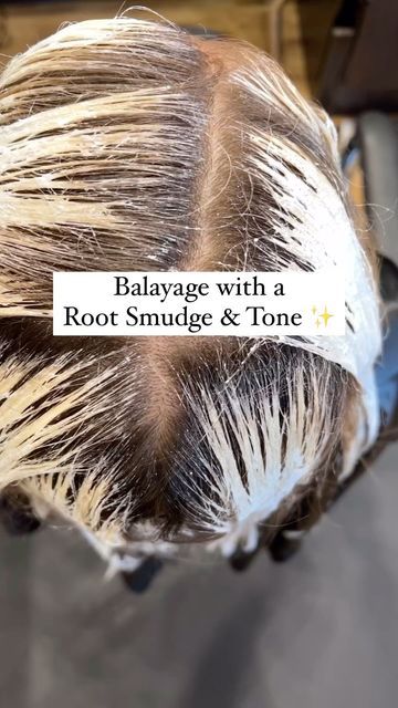 Wet Balayage Root Melt, Blonde Lived In Balayage, All Over Blonde With Root Smudge, Wella Root Smudge Formula, How To Root Melt At Home, How To Root Smudge, Root Melt Vs Root Smudge, Balayage With Root Smudge, Blonde Smudge Root Balayage