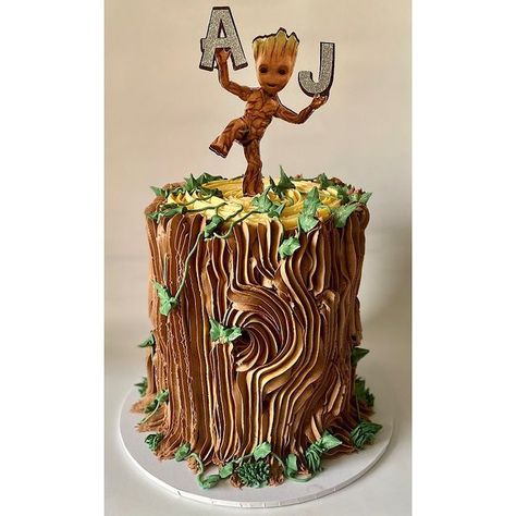 Groot Cakes Ideas, Baby Groot Birthday Party Ideas, Groot Birthday Party Ideas, Groot Birthday Party, Groot Cupcakes, Autumn Cake Ideas Birthday, Groot Birthday Cake, Baby Groot Cake, Groot Party