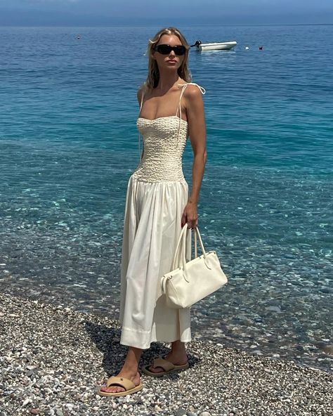 Elsa Hosk's European-Summer Outfits Rely On Just 5 Chic Items | Who What Wear Summer Sea Outfits, Riviera Fashion, Elsa Hosk Style, European Fashion Summer, Feminine Urge, School Outfit Ideas, Greece Outfit, European Summer Outfits, European Girls