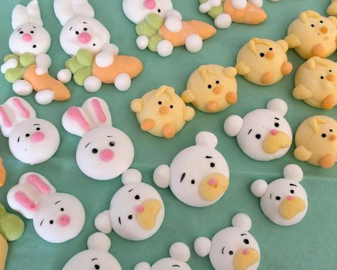 🐰🐻🐔🐤🥕 Dive into sweetness with our adorable animal-themed marshmallow set! 🍬✨ Get ready to fall in love with our handcrafted marshmallow collection that comes in an array of cute shapes - from bunnies to bears, chicks, chickens, and even little carrots. Each box is filled with at least 150 grams of the softest, most delicious marshmallows you’ve ever tasted. Crafted with love and 100% handmade, each piece is unique in shape and color, which might slightly differ from the photos. But I guara... Marshmallow Meringue, Cute Shapes, Cute Marshmallows, Marshmallows, Meringue, Get Ready, Fall In Love, Falling In Love, Diving