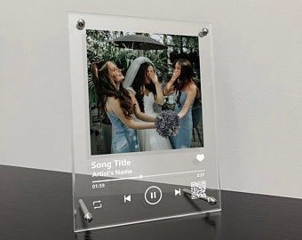 Music Plaque, Photo Album Covers, Custom Album Covers, Diy Best Friend Gifts, Favourite Song, Gifts Bridesmaid, Music Album Covers, Music Decor, Song Artists