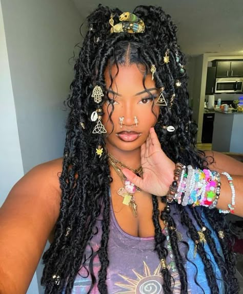 #aesthetic #earth #fashionicon #baddie Goddess Braids Hairstyles, Faux Locs Hairstyles, Box Braids Hairstyles For Black Women, Cute Box Braids Hairstyles, Protective Hairstyles Braids, Pretty Braided Hairstyles, Hot Hair Styles, Braided Hairstyles For Black Women, Locs Hairstyles