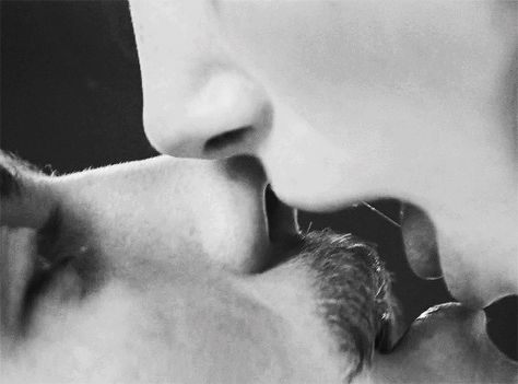 Aaron Taylor Johnson Kiss Gif, Anna Karenina Gif, Couple Kiss In Bed, Anna Karenina Movie, Anna Karenina 2012, Hopeless Crush Quotes, Adele Photos, Bed Scene, Movie Kisses