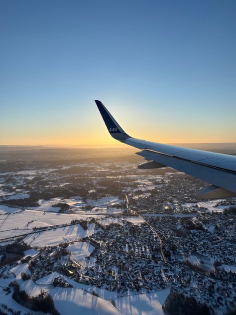 Winter Airport Aesthetic, Airport Winter Aesthetic, Airport Aesthetic Winter, Alaska Aesthetic Winter, Plane Take Off Aesthetic, Christmas Airport, Colorado Airport, Snowy Airport, Airport Christmas