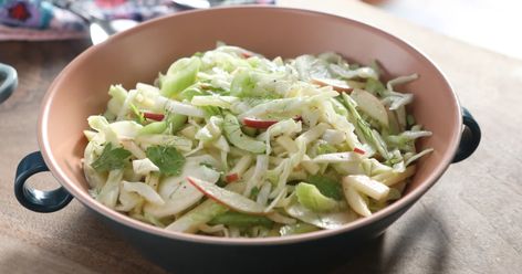 Valerie Bertinelli lightens up coleslaw with this mayo-free fennel and apple version. Apple Slaw Recipe, Summer Entertaining Recipes, Cookout Dishes, Fennel Slaw, Grilled Side Dishes, Apple Slaw, Slaw Recipe, Valerie Bertinelli, Grilled Potatoes