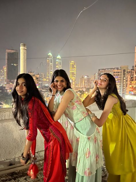 Indian Dance Party Aesthetic, Indian Trio Poses, Recreate Photos Friends, Friends Poses In Traditional, Bff Poses Photo Ideas Traditional, Trio Poses In Traditional, Trio Saree Poses, Garba Poses With Friends, Desi Aesthetic With Friends