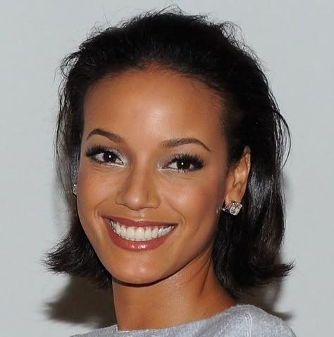 Selita Ebanks Bob Selita Ebanks, Bob Black, African American Beauty, Bronze Highlights, Chanel Iman, Black Celebrities, Victorias Secret Models, Janet Jackson, Hair Envy