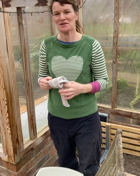 Lucy Chamberlain on Instagram: "Greenhouse spring clean - part two! Cleaning the glass and putting up the staging - and rescuing more spiders! #kitchengarden #allotment #vegetablegarden #homegrown #growyourown #growyourownfood #vegetables#fruit #garden #gardening #head #gardener #plant #plants #veggiegarden #ediblegarden #plot #homestead #gardenersofinstagram #greenhouse #spring #clean" Spring Clean, Fruit Garden, Grow Your Own Food, Veggie Garden, Edible Garden, Kitchen Garden, Grow Your Own, Spring Cleaning, Spiders