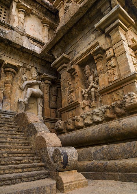 Carved Staircase, Temple India, Indian Temple Architecture, India Architecture, Ancient Indian Architecture, Amazing India, Indian Sculpture, Temple Architecture, Indian Temple