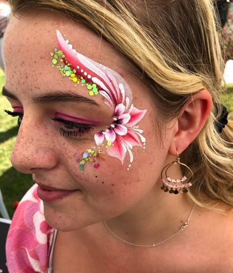 Popular Face Painting Designs, Best Face Paint, Girl Face Paint, Adult Face Paint, Eye Face Painting, Festival Eye Makeup, Cool Face Paint, Cute Face Painting, Face Art Painting