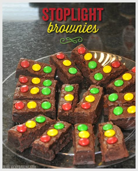 Stoplight Brownies | Vicky Barone Monster Truck Birthday Party Ideas, Cars Traffic, Bolo Hot Wheels, Blaze Birthday Party, Truck Birthday Party Ideas, Auto Party, Blaze And The Monster Machines Party, Monster Jam Party, Monster Jam Birthday