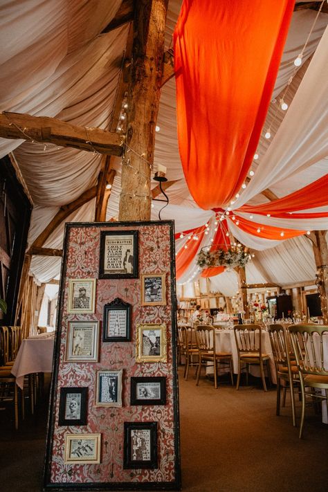 Gorgeous circus wedding in a big-top marquee, shot by Nicki Shea Photography Vintage Circus Wedding Theme, Circus Wedding Dress, Carnival Wedding Reception, Wedding Carnival Theme Decor, The Greatest Showman Decorations, The Greatest Showman Theme, Circus Tent Wedding, Greatest Showman Wedding, Circus Theme Wedding