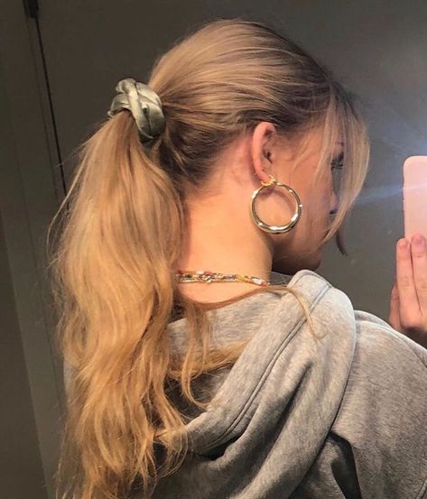 Ponytail Aesthetic, Hairstyle Girl, Aesthetic Blonde, Blonde Ponytail, Ponytail Hairstyle, Messy Ponytail, Peinados Recogidos, Let Your Hair Down, Grunge Hair