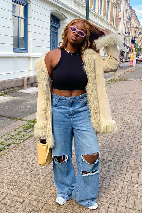 Distressed Denim Outfit, Lake Outfit, Simply Dress, Instagram Feeds, Feather Tops, Denim Outfits, Denim Handbags, Relaxed Jeans, Denim Maxi Skirt