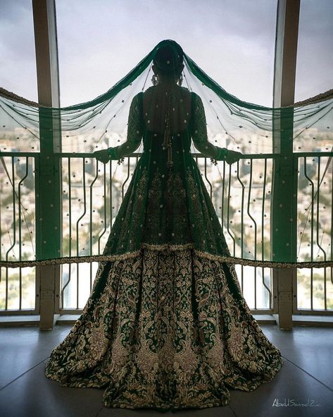 Green Wedding Dresses, Desi Wedding Dresses, Asian Bridal Dresses, Asian Wedding Dress, Bridal Dresses Pakistan, Minimalist Wedding Dresses, Indian Bridal Dress, Bridal Dress Fashion, Indian Bridal Fashion