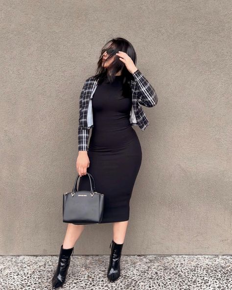 Dark Classy Outfits, Black Dress With Denim Jacket, First Date Dress, Date Night Outfit Classy, Stylish Work Outfits, Latest African Fashion Dresses, African Fashion Dresses, Girly Outfits, Winter Fashion Outfits