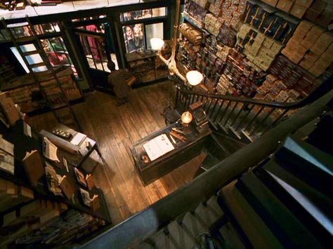 Ollivanders Wand Shop - Harry Potter Wiki Garri Potter, Wand Shop, Harry Potter Wiki, Theme Harry Potter, The Sorcerer's Stone, Hogwarts Aesthetic, Diagon Alley, Harry Potter Room, Harry Potter Wand