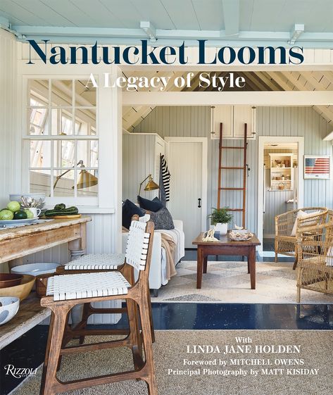 Vintage Lake House Decor, Nantucket Interior Design, Nantucket Interior, Nantucket Beach House, Vintage Lake House, Nantucket House, Nantucket Beach, Cottage Interior Design, Beach House Furniture