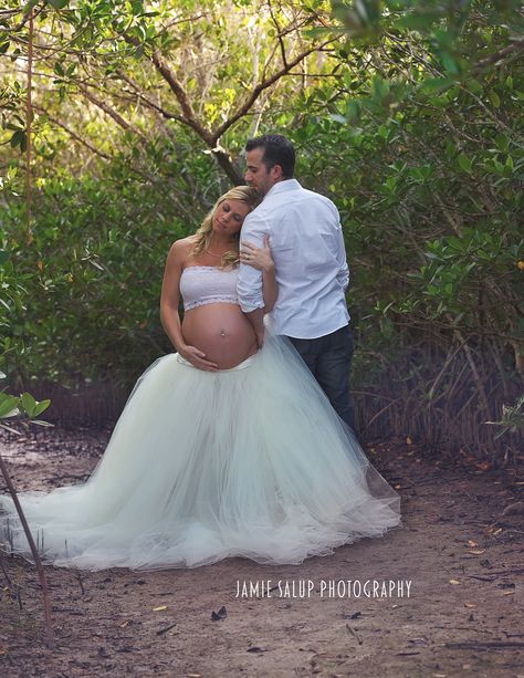 Maternity Session. Woods. Tutu Skirt. Couple Maternity Session. Maternity Shoot Dresses, Couple Maternity, Tutu Baby Shower, Baby Bump Pictures, Pregnancy Goals, Maternity Photography Poses, Beach Maternity, Pregnant Couple, Maternity Poses