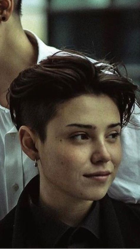 Non Binary Hair, Lesbian Hair, Lesbian Haircut, Non Binary Haircuts, Queer Hair, Tomboy Haircut, Androgynous Haircut, Androgynous Hair, Tomboy Hairstyles