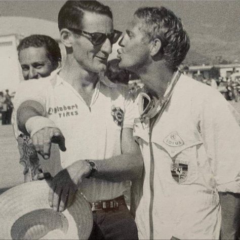 Steve McQueen gives Ken Miles a peck on the cheek Steve Mcqueen Cars, Steve Mcqueen Le Mans, Steve Mcqueen Style, Steven Mcqueen, Ford Mustang 1964, Ken Miles, Shelby Car, Ford Mustang Cobra, Steve Mc