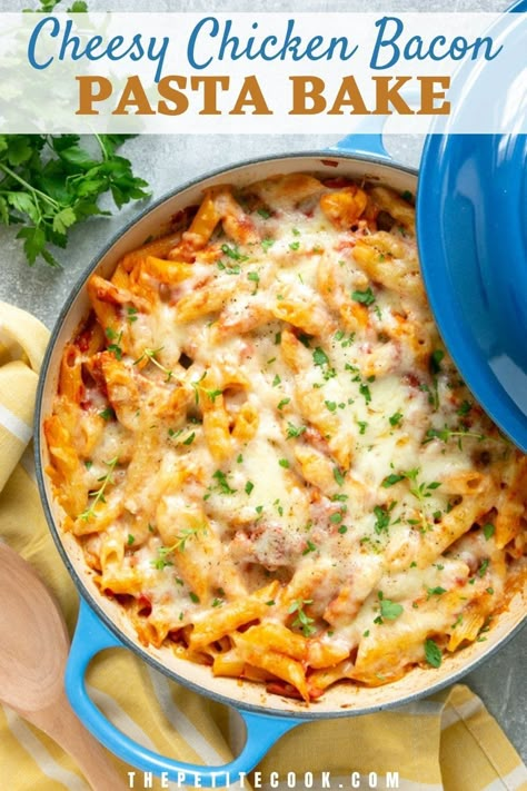 Chicken Bacon Pasta Recipes, Chicken Bacon Pasta Bake, Chicken Spinach Pasta Bake, Chicken Bacon Spinach Pasta, Cheesy Bacon Chicken, Bacon Pasta Recipes, Bacon Pasta Bake, Cheesy Chicken Pasta, Baked Pasta Dishes