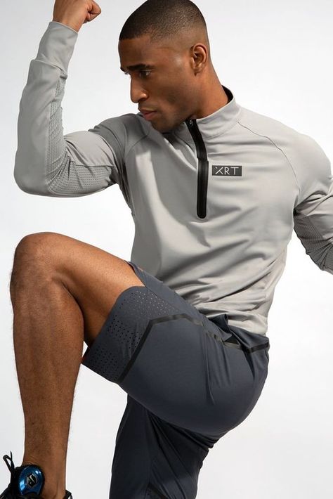 Very large the quality is excellent Long Sleeve Gym Tops, Gym Tops, Running Pants, Running Clothes, Mens Activewear, Performance Fabric, Shirt Sale, Jacket Sale, Zip Top