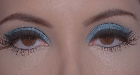 Here's how you can recreate the mesmerizing makeup looks from "The Love Witch" | HelloGiggles Egirl Vibes, The Love Witch, 60s Makeup, 70s Makeup, Nostalgic Aesthetic, Witch Makeup, Retro Makeup, Valentines Makeup, Photographie Portrait Inspiration