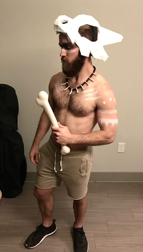 Cubone cosplay. BRILLIANT! Festival Costume Ideas, Fantasy Fest, Festival Costume, Pokemon Cosplay, Facepaint, What Am I, Cosplay Ideas, Spooky Season, Beards