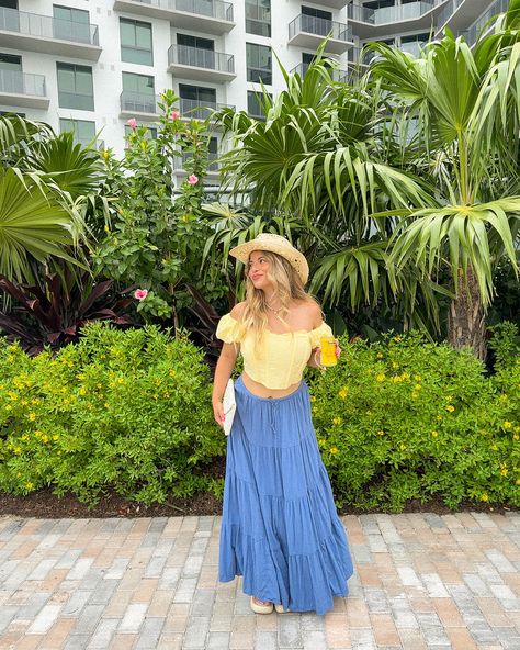 Maxi skirts all summer long 🌼🦋 . . . Pinterest girl, Pinterest aesthetic, minimal style, outfit inspo, outfit ideas, style inspiration, colorful outfit, summer outfit, summer outfit inspo #pinterestgirl #pinterestaesthetic #minimalstyle #casualstyle #outfitinspo #summerstyle #outiftideas #casualstyle #ａｅｓｔｈｅｔｉｃ Colorful Outfit, Maxi Skirt Outfits, Vogue Covers, Pinterest Aesthetic, Inspo Outfit, Minimal Style, Maxi Skirts, Pinterest Girls, Outfit Summer