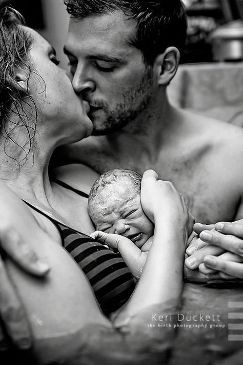 Home birth... so beautiful!!! Water Birth Photography, Home Birth Photography, Face Pores, Birth Photos, Water Birth, Birth Center, Birth Labor, Birth Photography, Attachment Parenting