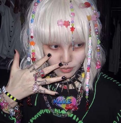 Scene Hair 2023, 2020 Alt Hair, Funky Aesthetic Outfits, Kawaii Piercings, Decora Hair, Hair Reference, Grunge Hair, Mode Inspo, Aesthetic Hair