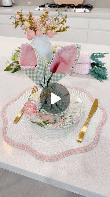 SonyaMeares on Instagram: "Bunny napkin folding 🐰🐇  🐰Do you want to take your table scape up a notch this Easter? This is the easiest way to look like the hostess with the mostest. Make the cutest bunny napkin with me.  🐇save this for later and share with your Easter loving friends. . . #easterideas #easterinspo #eastertable #eastertablescape #easterbunnynapkins #diyeaster #entertainingathome #marthstewart #easterdiy #easterdecor #easterbunny" Easter Table Decorations Ideas, Bunny Napkin Fold, Bunny Napkins, Baby Cradle, Easter Tablescapes, Napkin Folding, Easter Table Decorations, Easter Table, Easter Diy