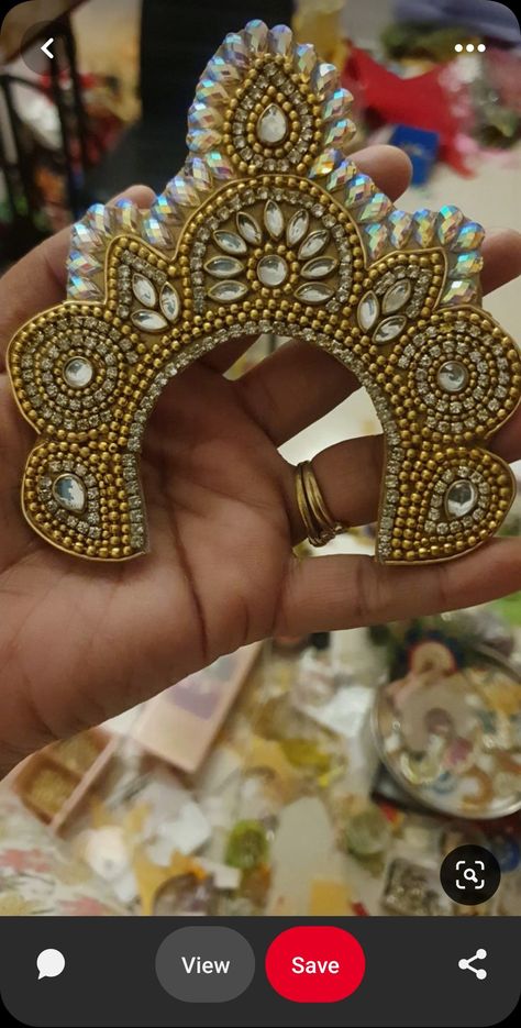 Krishna Mukut Design Handmade, Diy Jewelry Holder Frame, Krishna Jewellery, Acrylic Rangoli, Thali Decoration Ideas, Janmashtami Decoration, Laddu Gopal Dresses, Diy Hair Accessories Ribbon, Hand Work Design