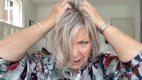 Tips For Short Hair, Styling Short Hair, Hair Tuck, Clothing Tips, Short Hair Tutorial, Roller Brush, Clean Hair, Hair Videos Tutorials, Hair Rollers