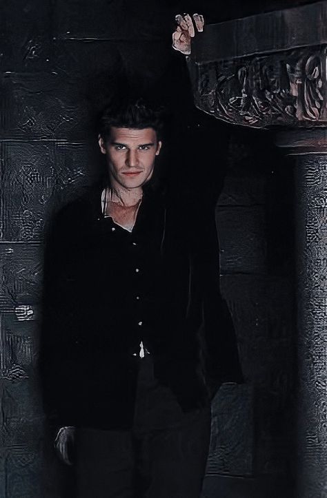 David Boreanaz Photoshoot, David Boreanaz 90s, Angel David Boreanaz, Angel Buffy The Vampire Slayer, Btvs Angel, Angel Buffy, David Boreanaz Angel, Seeley Booth, Emily Deschanel