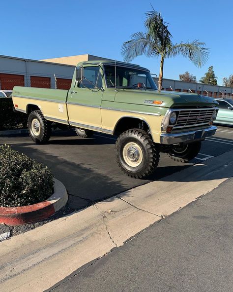 F150 Ford Truck, Classic Gmc Trucks, Ford Vintage Trucks, Vintage Ford Truck Aesthetic, Old Fords Trucks, Ford 4x4 Trucks, 1970s Ford Trucks, Ford Trucks Old, 1967 Ford F100