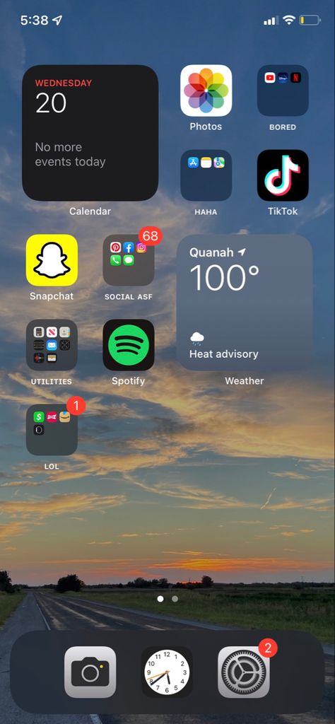 Sunset Homescreen Layout, Iphone Home Screen Layout Productivity, Iphone Home Screen Layout Normal, Organisation Iphone Apps, Home Screen Layout Iphone Normal Apps, Organizing Iphone Home Screen Simple, Home Screen Layout Iphone Car Theme, Organize Apps On Iphone, Organization Apps